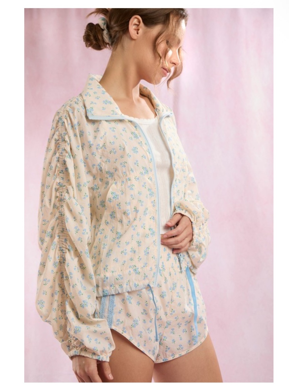 612. Floral mesh lace trim windbreaker in blue